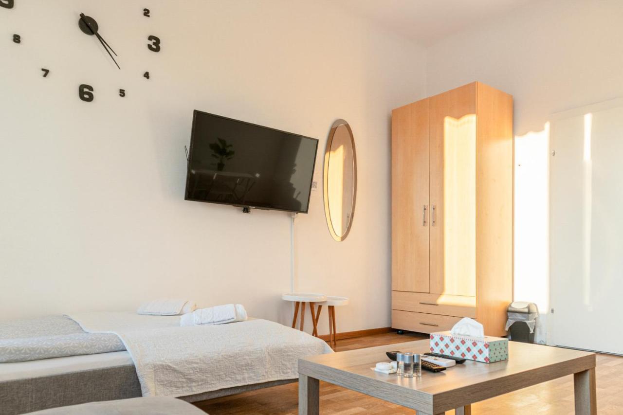 Joyful 2Br Shared Apt Near Millenium Tower & Danube River เวียนนา ภายนอก รูปภาพ